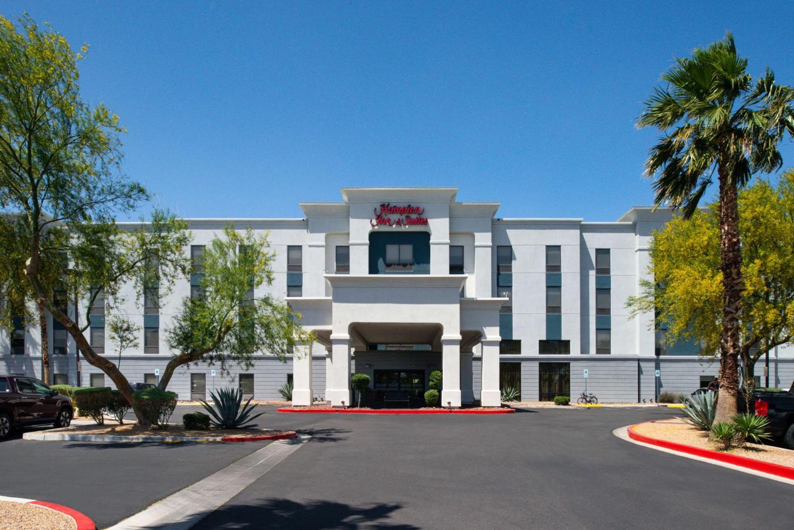 Hampton Inn By Hilton And Suites Las Vegas Airport