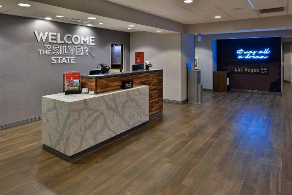 Hampton Inn By Hilton And Suites Las Vegas Airport image 5